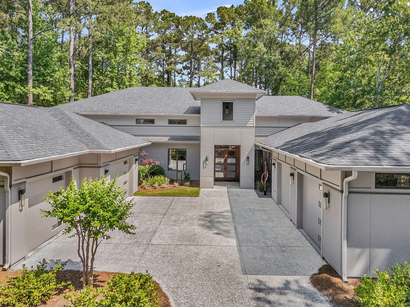 Welcome to this extraordinary custom-built masterpiece by - photo 3