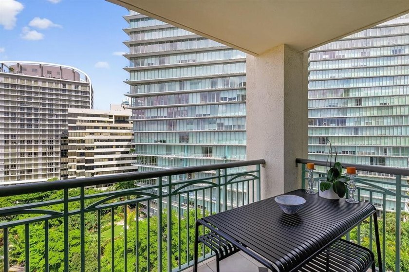 Fabulous 12th floor 1 bedroom 1.5 bath unit at Ritz-Carlton - photo 8
