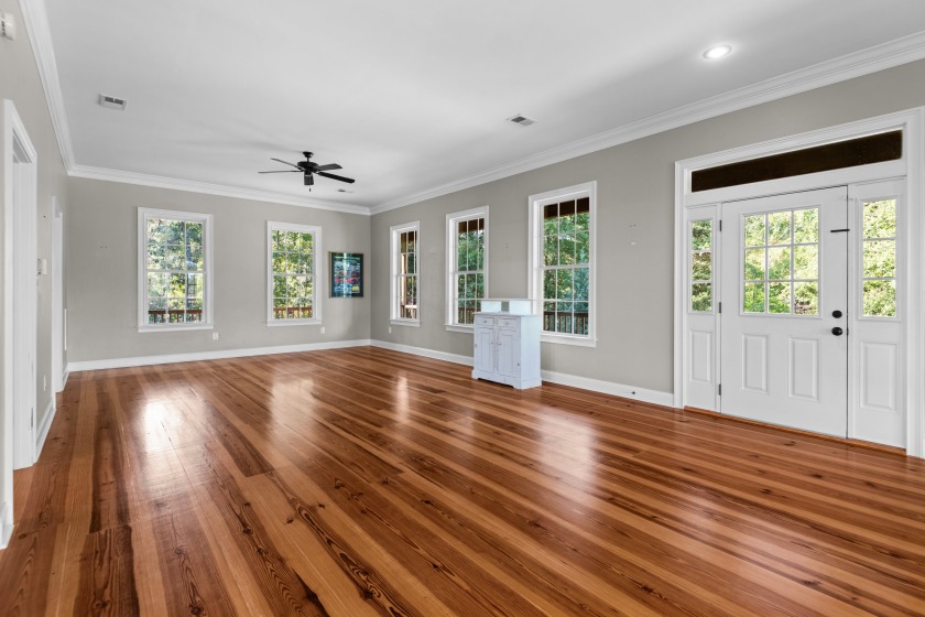 Traditional Southern Style Lake Home - photo 14