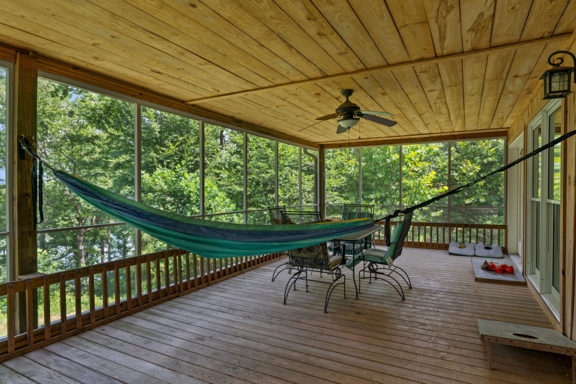 Waterfront Living With Incredible Lake Views - photo 12