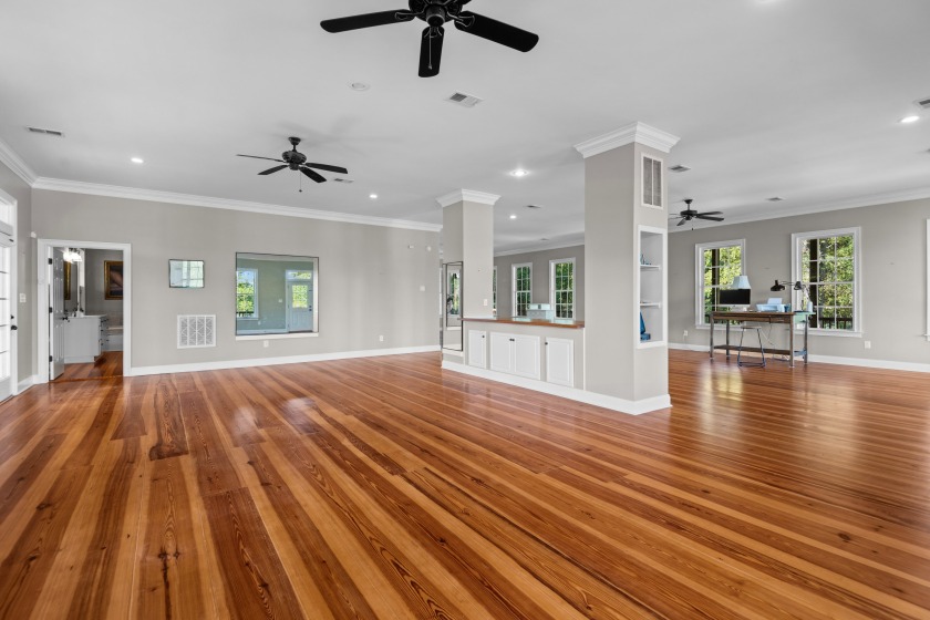 Traditional Southern Style Lake Home - photo 12