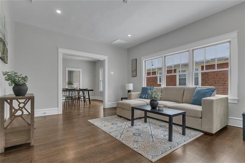 Stunning newly renovated home located in the heart of Newport - photo 10