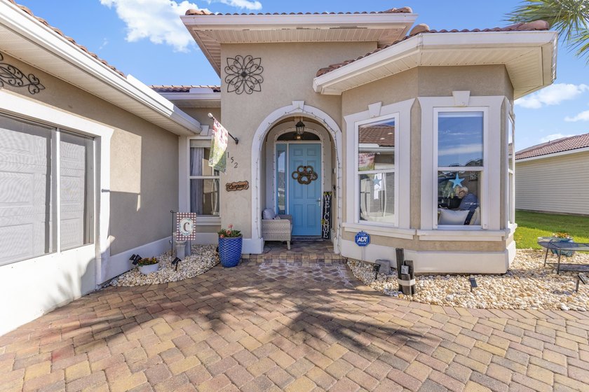 Discover the perfect blend of style, comfort, and outdoor living - photo 3