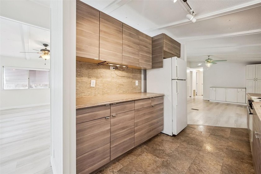 Beautifully maintained manufactured home featuring a spacious - photo 10