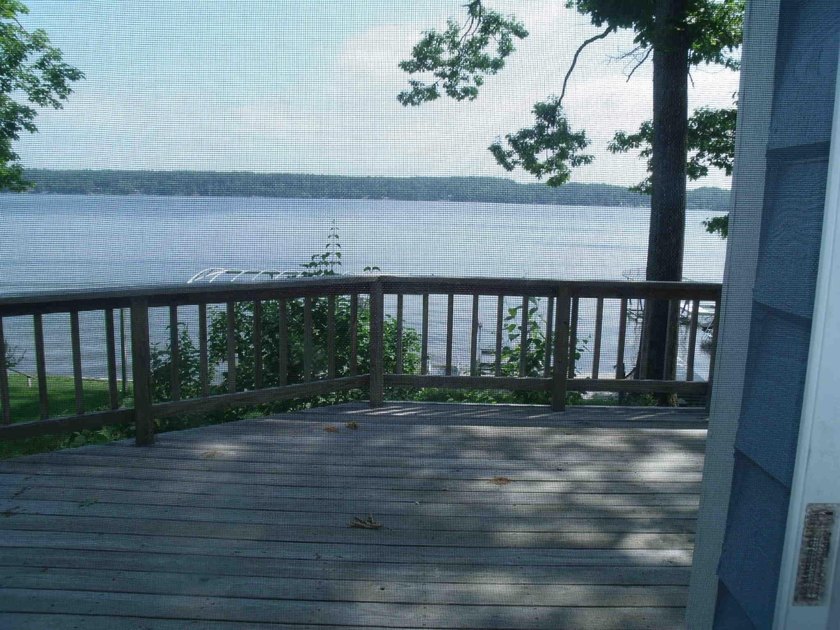 Experience the pinnacle of lakefront living with this stunning 3 - photo 15
