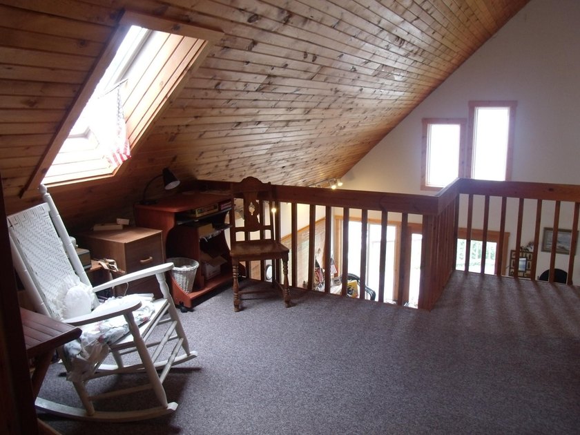 Experience the pinnacle of lakefront living with this stunning 3 - photo 22