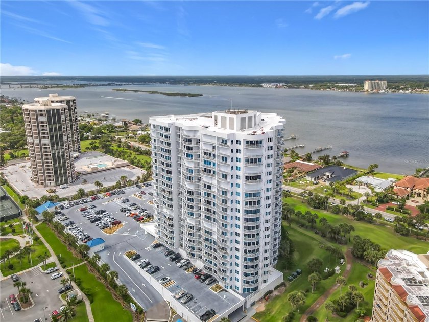 Welcome to your exclusive oasis at 2 Oceans West Blvd #300 in - photo 5