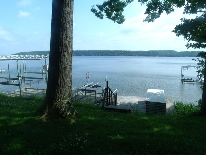 Experience the pinnacle of lakefront living with this stunning 3 - photo 29