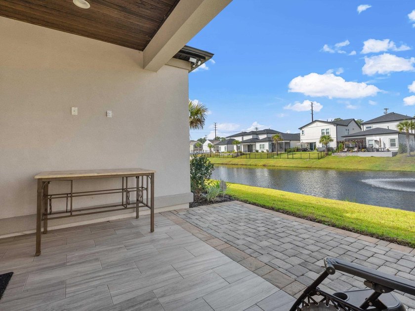 Located in the gated Ocean Villas at 67th community, home to - photo 32