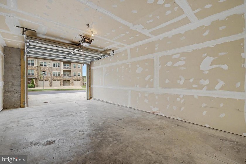 **Priced to Sell!! A rare opportunity to buy a like-new condo - photo 35