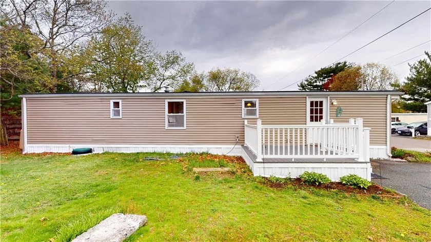 Welcome to easy, low-maintenance living in this well-kept 1985 - photo 4