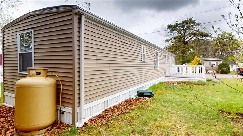 Welcome to easy, low-maintenance living in this well-kept 1985 - photo 7