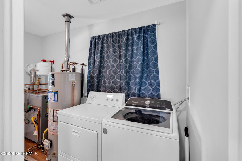Welcome to this warm and inviting 2-bedroom, 1-bath home in the - photo 23