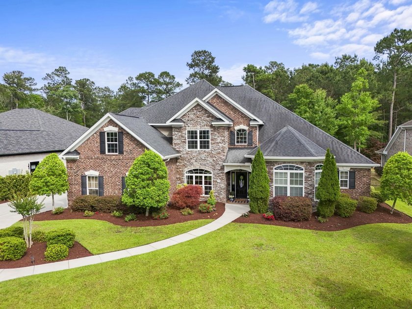 Five-bedroom, three-and-a-half-bathroom, all-brick-and-stone - photo 2
