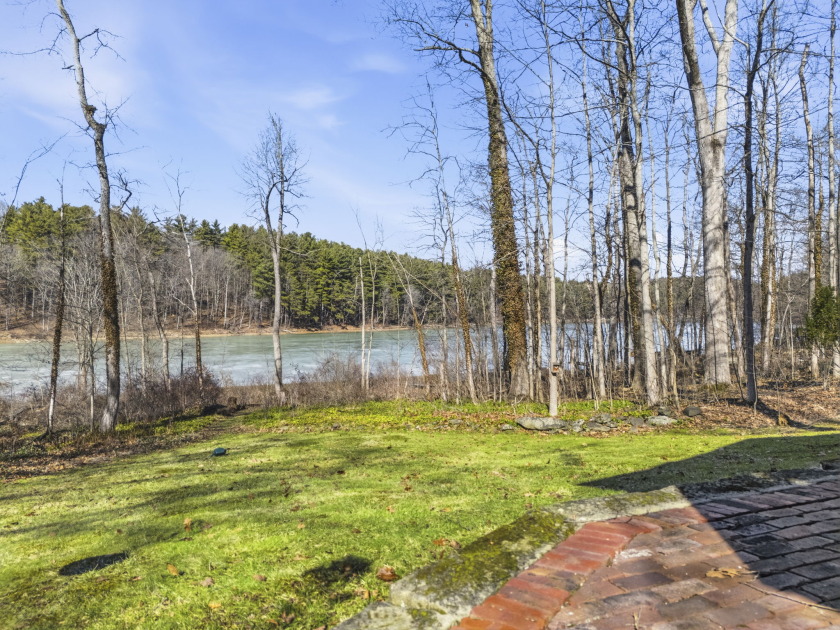 BEAUTIFUL LAKE FRONT HOME SOLD - photo 30