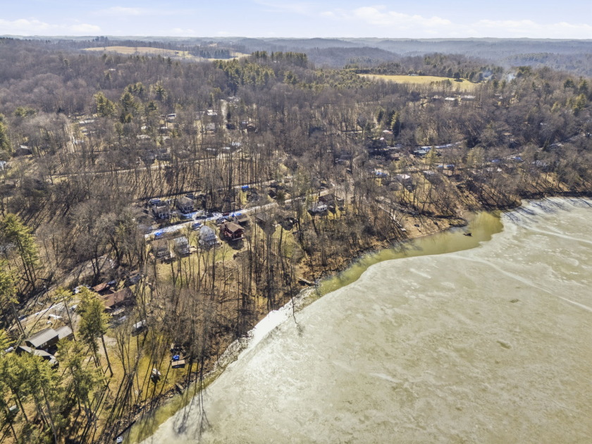 BEAUTIFUL LAKE FRONT HOME SOLD - photo 25