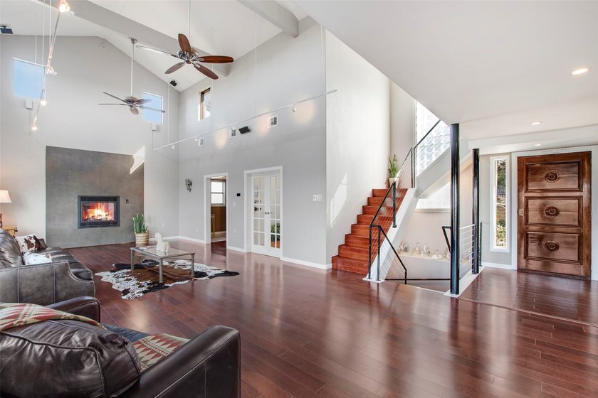 Spectacular 3-Story Estate on a Double Lot with Lake Views &amp; - photo 7