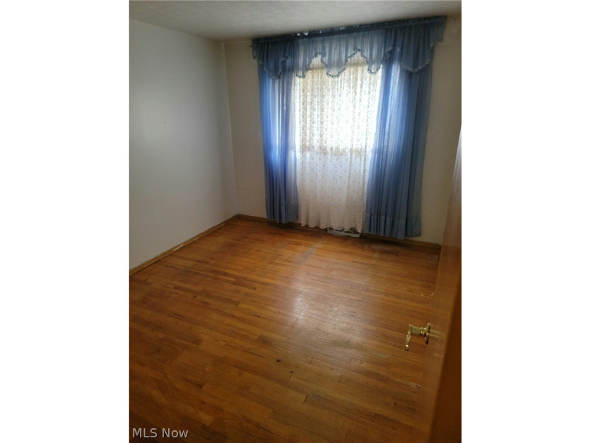 Charming Euclid Brick Duplex. The property at 535-537 E 208th St - photo 18
