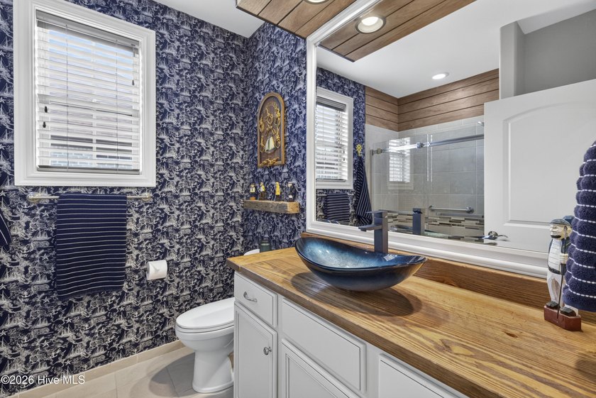 A rare INGROUND SWIMMING POOL sets the tone for this move-in - photo 31
