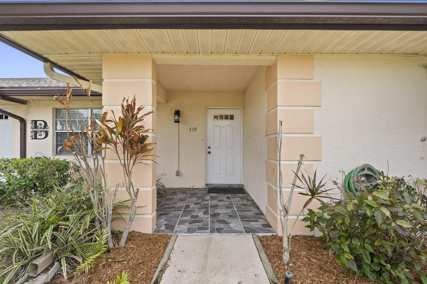 Aggressively priced end-unit waterfront condo offering serene - photo 3
