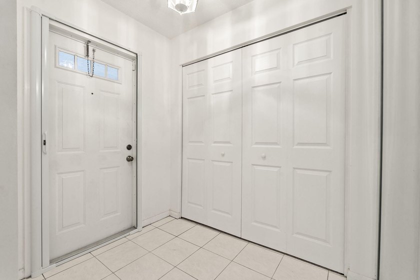Aggressively priced end-unit waterfront condo offering serene - photo 4