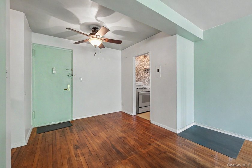 Spacious 1-Bedroom apartment located in the Spuyten Duyvil - photo 2