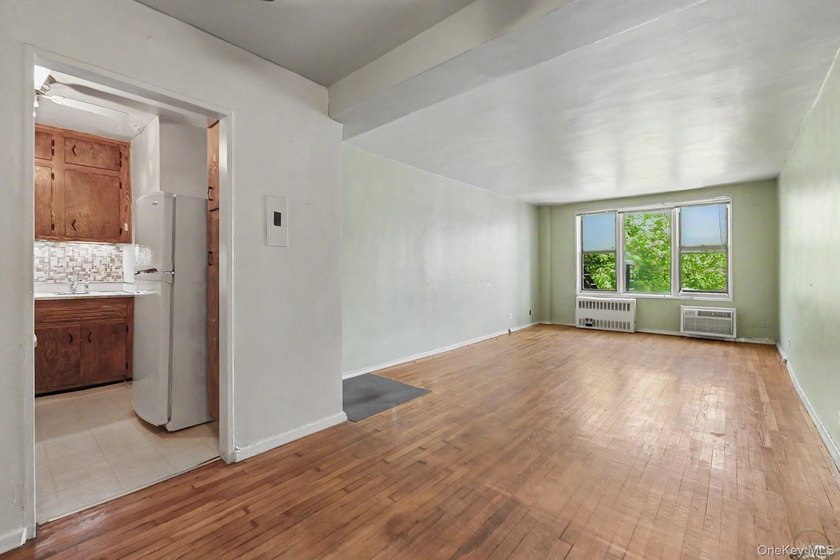 Spacious 1-Bedroom apartment located in the Spuyten Duyvil - photo 7