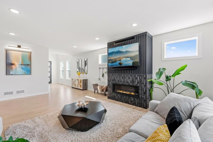 Welcome to this exceptional home in the highly sought-after - photo 7