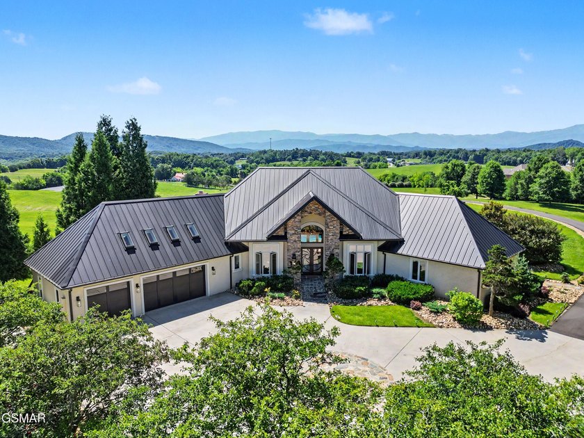 Experience the perfect blend of luxury, privacy, and - photo 2