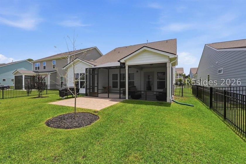 Better than new, move-in ready home in Malind Bluff Waterfront - photo 43