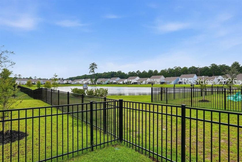 Better than new, move-in ready home in Malind Bluff Waterfront - photo 44