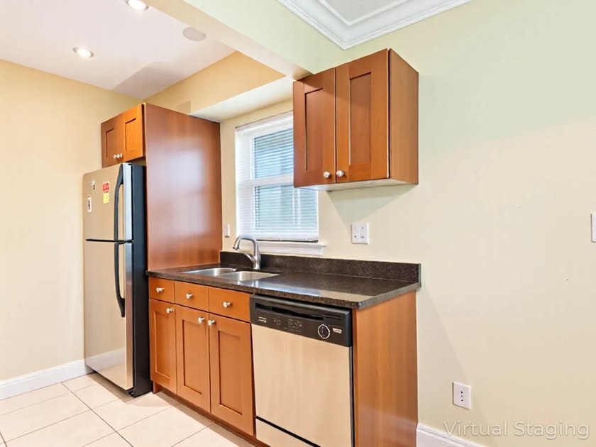 THE HOTTEST DUPLEX OPPORTUNITY IN OAKLAND PARK - WALK TO FUNKY - photo 10