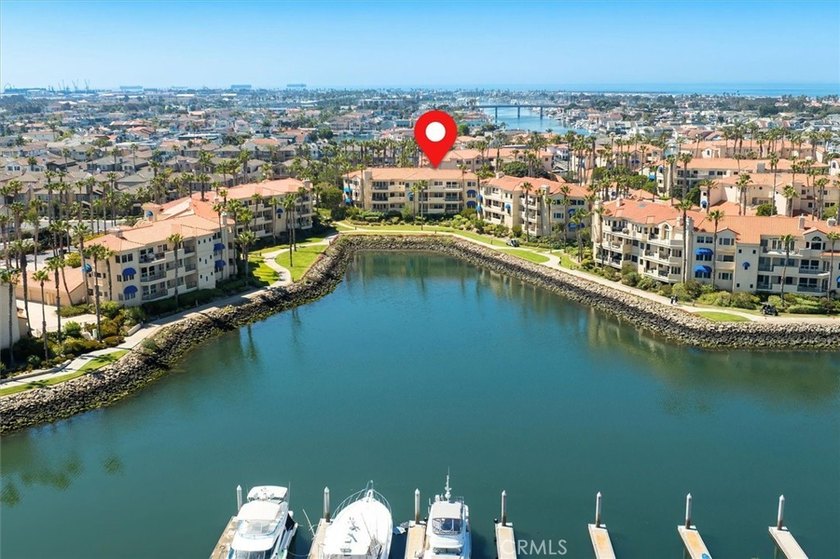 Stunning single-level waterfront condo in the exclusive gated - photo 2
