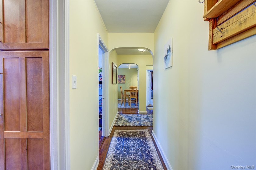 Welcome to Rocky Hill Terrace! This bright and spacious - photo 4