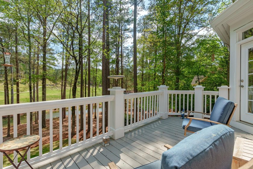 GORGEOUS GOLF COURSE VIEWS ABOUND IN THIS UPDATED, MOVE-IN READY - photo 20