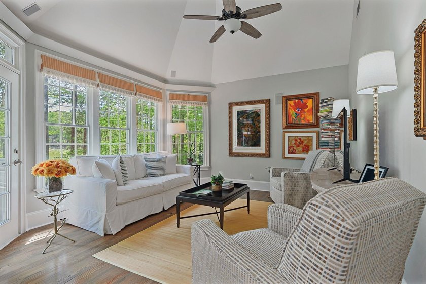 GORGEOUS GOLF COURSE VIEWS ABOUND IN THIS UPDATED, MOVE-IN READY - photo 26