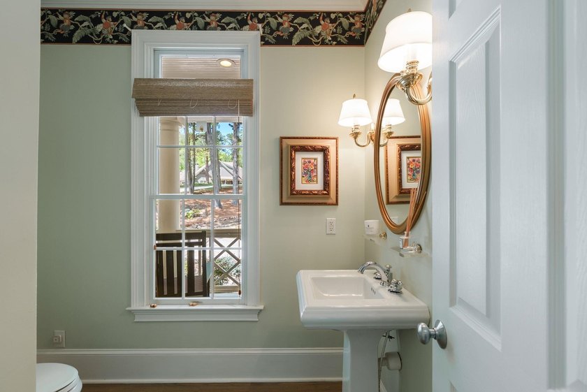 GORGEOUS GOLF COURSE VIEWS ABOUND IN THIS UPDATED, MOVE-IN READY - photo 29