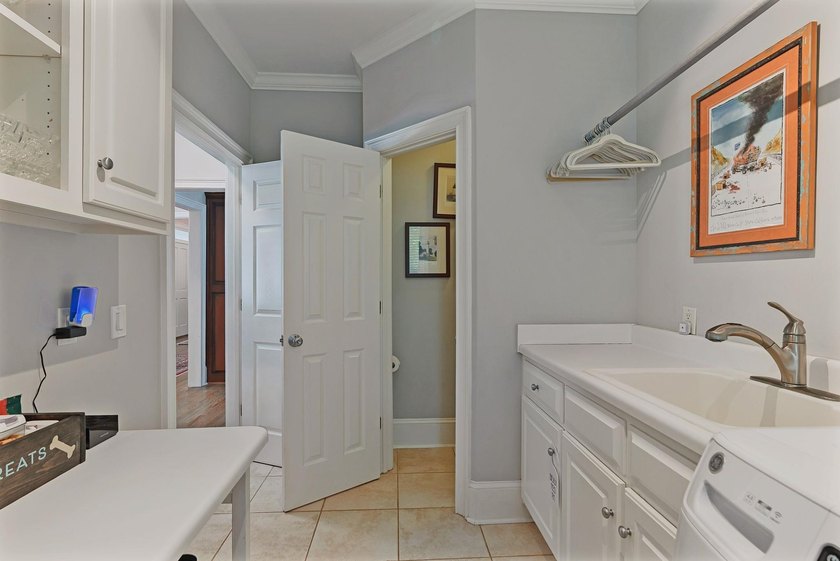 GORGEOUS GOLF COURSE VIEWS ABOUND IN THIS UPDATED, MOVE-IN READY - photo 50