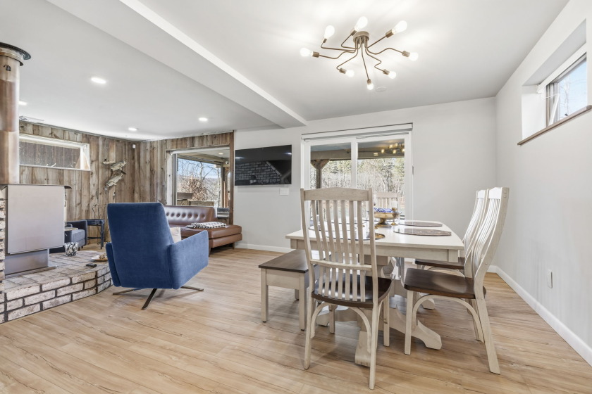 Dining area - photo 10