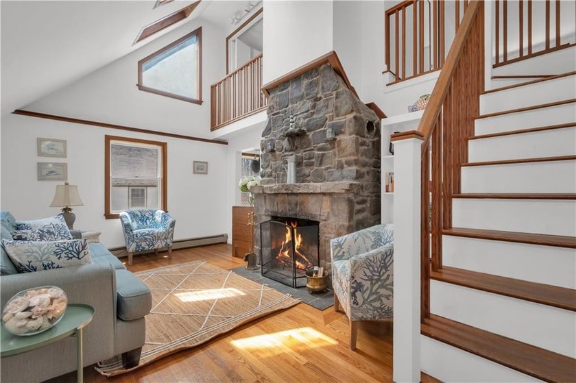 Rare opportunity to own in Bonnet Shores for under $1 million - photo 2