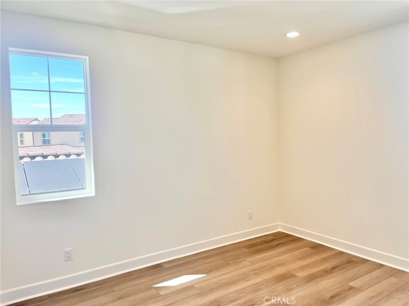 Beautiful brand new home within minutes to the beach! This - photo 12
