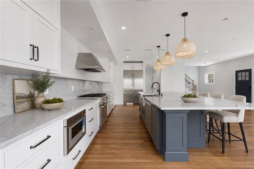 This meticulously built 3452 sf new home in Newport's Yachting - photo 9