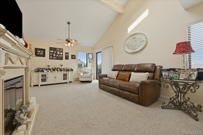 A PLACE YOU WILL LOVE JUST LIKE YOU KNEW YOU WOULD...RIGHT HERE - photo 6