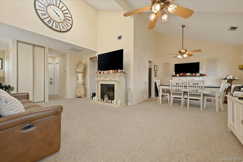 A PLACE YOU WILL LOVE JUST LIKE YOU KNEW YOU WOULD...RIGHT HERE - photo 7