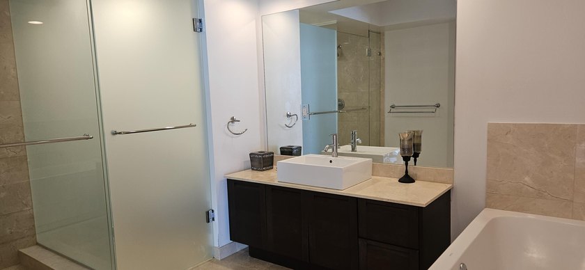BEAUTIFUL LARGE 3 BEDROOM, 2 BATHROOM CONDO. BEST LINE IN ST - photo 25