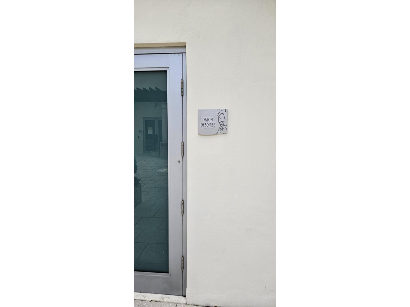 BEAUTIFUL LARGE 3 BEDROOM, 2 BATHROOM CONDO. BEST LINE IN ST - photo 35