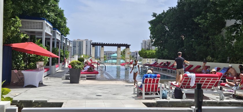 BEAUTIFUL LARGE 3 BEDROOM, 2 BATHROOM CONDO. BEST LINE IN ST - photo 36