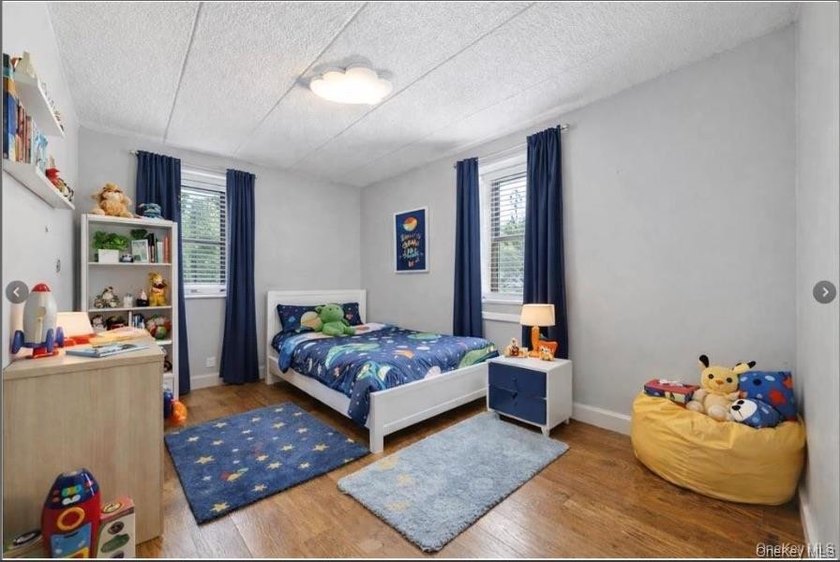 *Parking spots currently available* Current Seller has 2 spots - photo 5