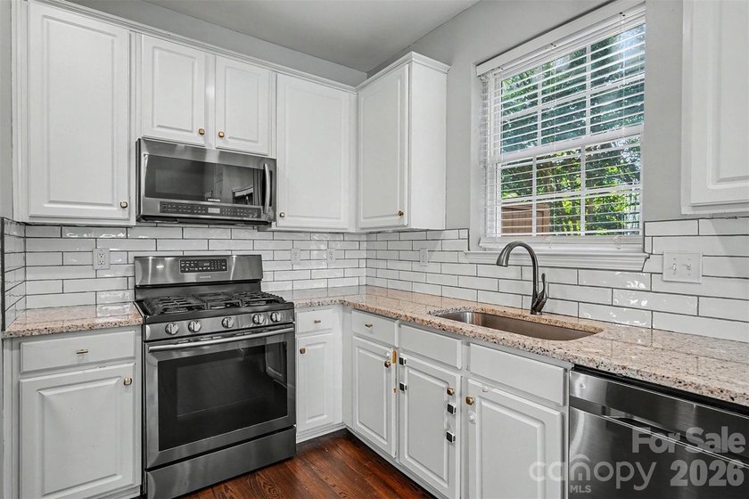 Welcome to this beautiful home in the highly sought-after - photo 22