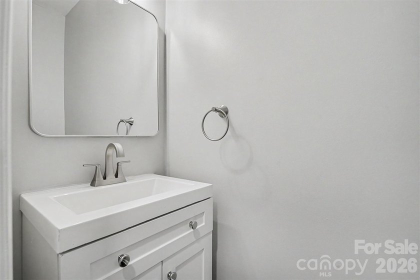 Welcome to this beautiful home in the highly sought-after - photo 24